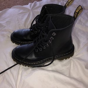 Luana Doc martens